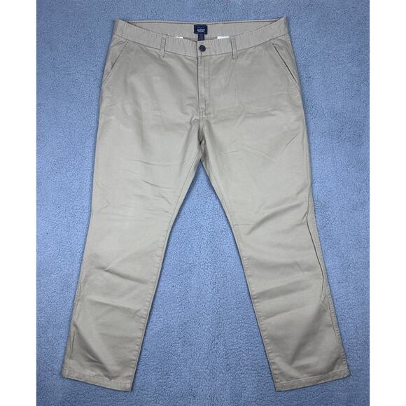 Gap Khakis Mens Chino Pants Size 40x32 Beige Tapered Khaki Cut in a Worn Style - Picture 3 of 13
